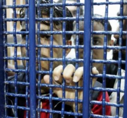 الاحتلال ينقل الأسير المضرب عن الطعام حسن شوكة إلى عزل الرملة