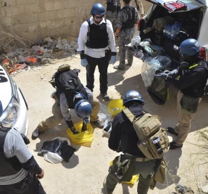 صحيفة فرنسية تنشر شهادات لخبراء سوريين ساهموا بإنتاج أسلحة كيميائية.jpg