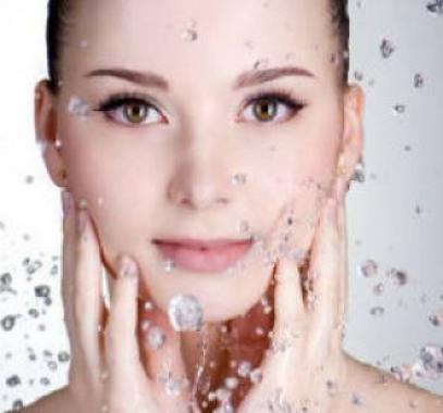 n-bath-lady-under-the-shower-large570-jpg-51223051495592410