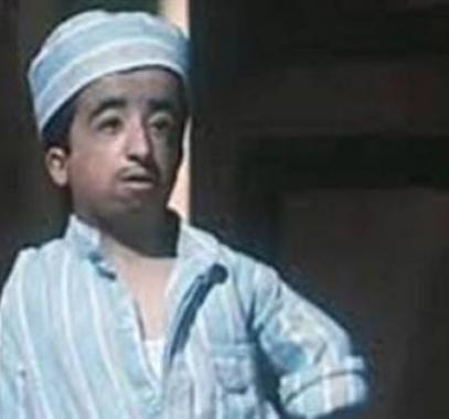 بالصورة: أقصر ممثل في مصر يتزوج.. جمال العروس سيذهلكم!