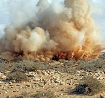 استشهاد ضابط مصري وإصابة آخر بتفجير مدرعة في سيناء