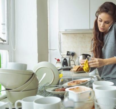 o-woman-in-messy-kitchen-facebook-980x498