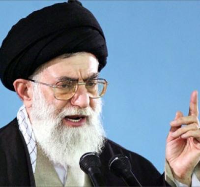الخامنئي: الإستفاء الكردستاني خيانة عظمى للمنطقة وأمريكا تسعى إلى إيجاد 