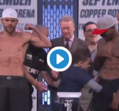 بالفيديو : بدا بريئا.. ثم ضرب خصم والده ضربة قاتلة!