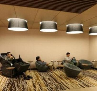 غريب جدا : أول 