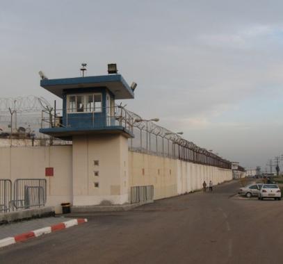 عدد من أسرى سجن 