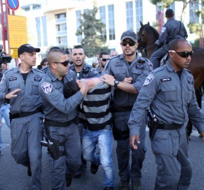 الاحتلال يعتقل شاب وفتاة عقب تفتيشهما بشكل استفزازي بالقدس