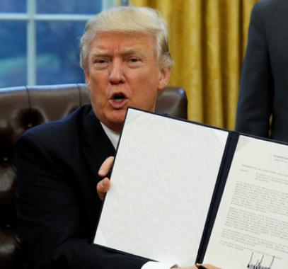 ترمب الأمر بشأن اللاجئين ليس حظراً على المسلمين