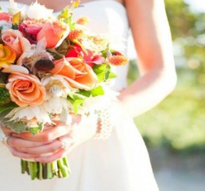 whimsical-bridal-bouquet-bright-elegant-wedding-flowers.original-980x498