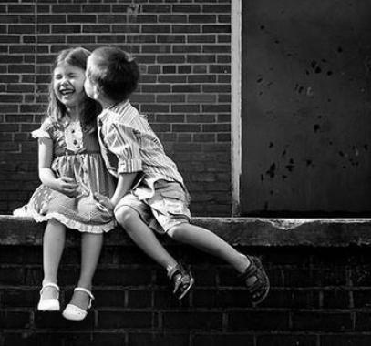 لماذا ترفع حملة تركية شعار ممنوع التقبيل؟