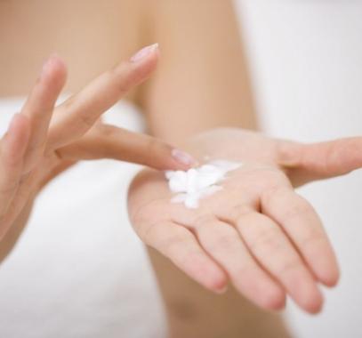 resized_تبييض اليدين خطوة ضرورية هذا الشتاء