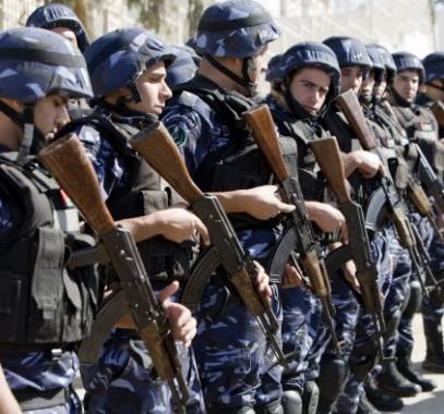 الرجوب: من يظن أنه بإمكانه الاستقواء على الأجهزة الأمنية فهو واهم
