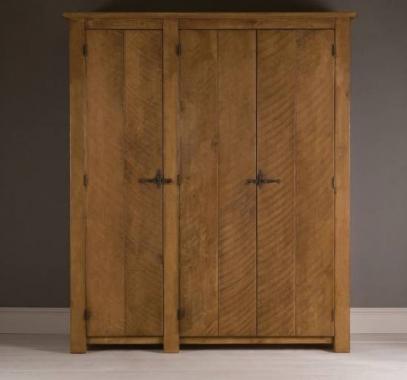  ألقوا خزانة من الطابق العلوي على الوسادات.. فوقعت المصيبة!