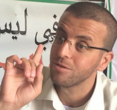الصحفي محمد القيق يتنسم الحرية.jpg