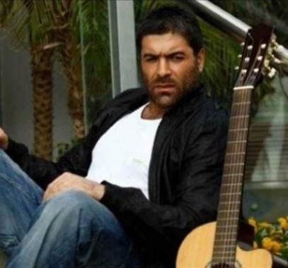 AYIYDEZSTM_947394_large