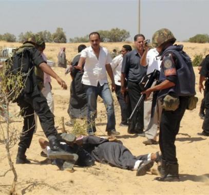 الجيش المصري يقتل 3 أشخاص ويعتقل 23 آخرين خلال مداهمات في سيناء