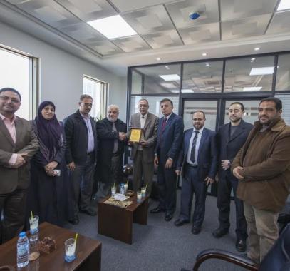ديوان الموظفين العام يكرم الكلية الجامعية