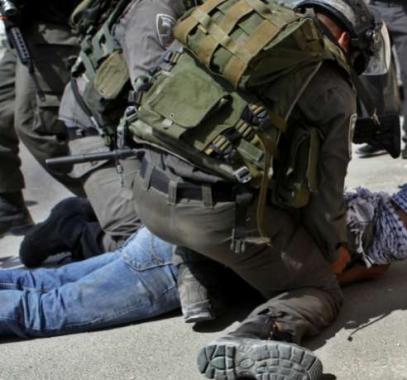 جنود الاحتلال تنكّل بأسيرين أثناء اعتقالهما