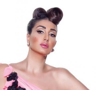 بالفيديو : غادة عبد الرازق تبكي و تعتذر لجمهورها