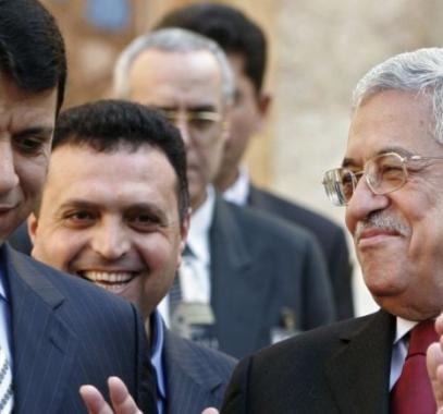 الإعلام العبري: مصر تسعى لتعيين دحلان خليفة لعباس وتركيا ترغب بحماس