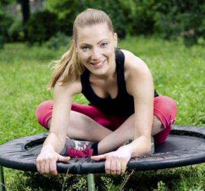 trampoline-workout-tone-your-lower-body-980x490