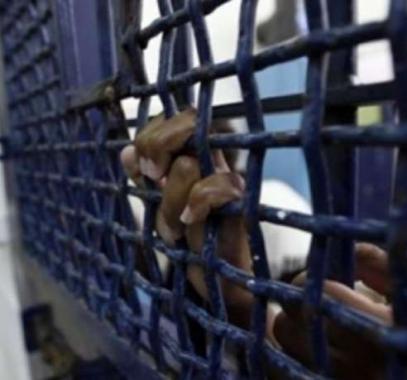 5 أسرى يدخلون أعواماً جديدة في سجون الاحتلال