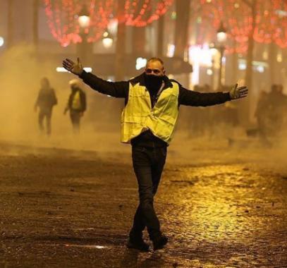 فرنسا والمظاهرات