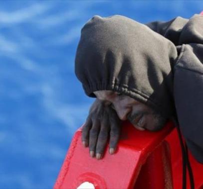 غرق 126 مهاجرًا عقب انقلاب قاربهم قبالة ليبيا.jpg