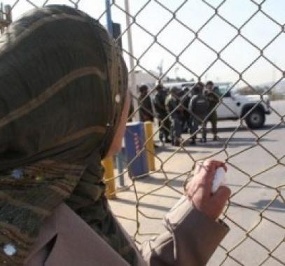 أهالي الأسرى المقدسيين يتوجهون لزيارة أبنائهم في 