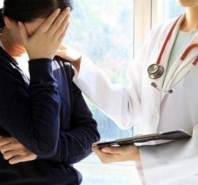 بالفيديو.. امرأة بمهبلين تكشف معاناتها مع هذه الحالة النادرة!