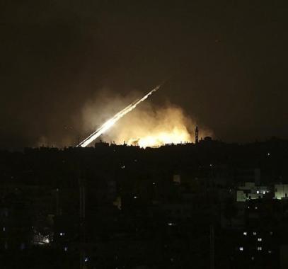 قصف إسرائيلي على سوريا والدفاعات تتصدى