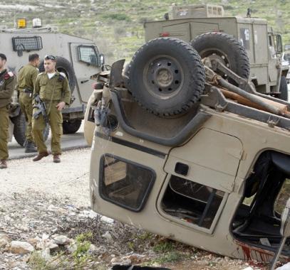 شاهد.. لحظة انقلاب جيب إسرائيلي في الضفة الغربية