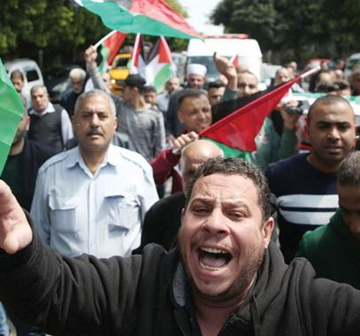 مسؤول فرنسي يؤكد حق الفلسطينيين في التظاهر السلمي