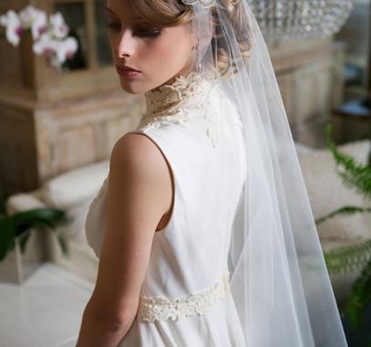 بالفيديو : ماذا لو كان اللقاء الأول بفستان الزفاف؟