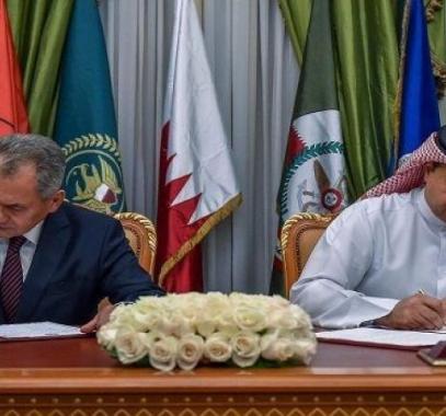 قطر توقع اتفاقيات عسكرية مع روسيا.jpg