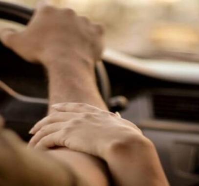caresse-500x447-jpg-55455216423184764.jpg