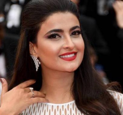 أول تعليق من علا الفارس بعد قرار وقفها عن العمل