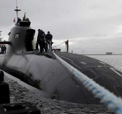 إقالات بعد فضيحة جنسية في غواصة بريطانية.jpg