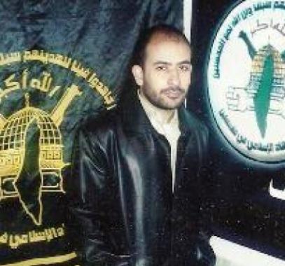 إدارة سجون الاحتلال تعزل الأسير أيمن اطبيش.jpg