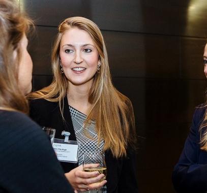  اليكى حواء: الطريقة التى تمكنكى فيه الدخول قلوب من حولك على الفور! 