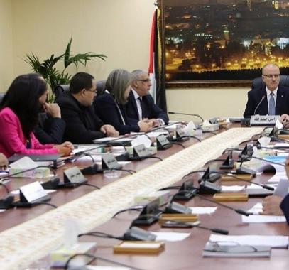 حكومة التوافق تجدد مطالبتها للمجتمع الدولي بضرورة التدخل لإنقاذ حياة الأسرى