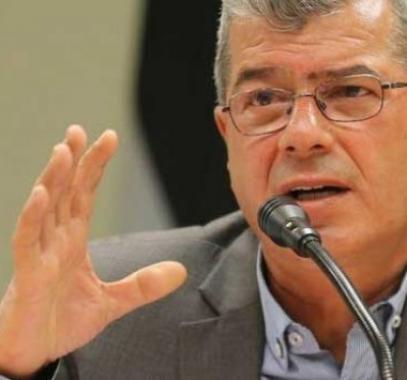 عيسى قراقع.jpg