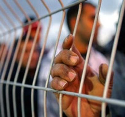الاحتلال يمنع ذوي أسرى أضربوا عن الطعام من زيارة أبنائهم.jpg