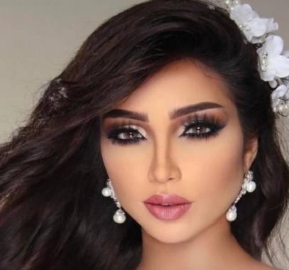 بالصور :  دنيا بطمة تشعل الإنترنت بفستانها القصير.. شاهد كيف بدت!