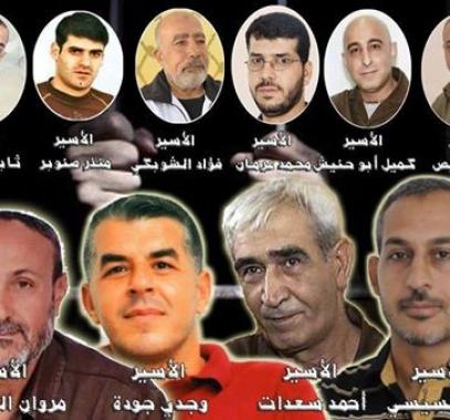 الأسرى يتناولون السوائل لاستعادة صحتهم الجسدية.jpg