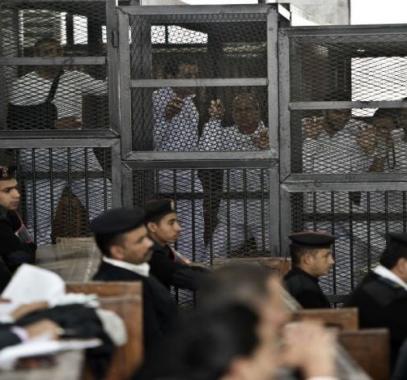 محكمة مصرية تقضي بإعدام 20 متهماً بقتل رجال شرطة