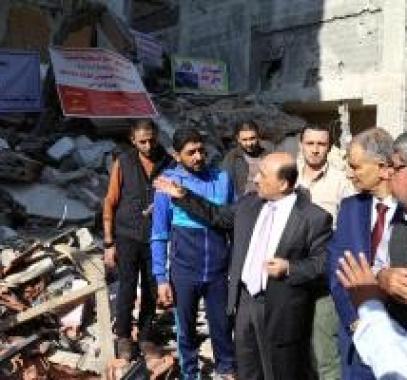 الحساينة يتفقد البنايات السكنية التي تعرضت للتدمير خلال العدوان الأخير بغزة