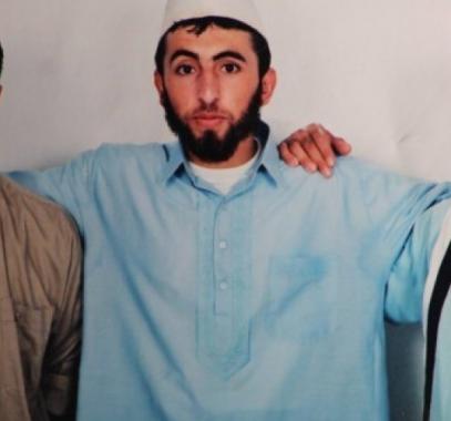 أسير لم يتعرف إلى والدته أثناء الزيارة.. !!.jpg