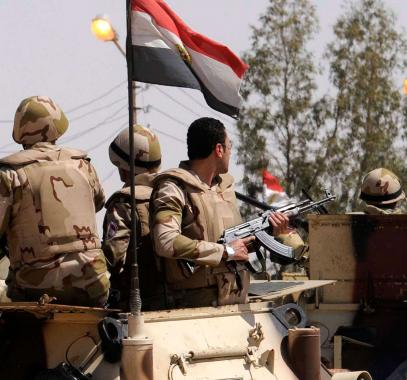 مقتل 8 وإصابة 15 من الجيش المصري بهجوم وسط سيناء.jpg