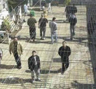 الاسرى.jpg